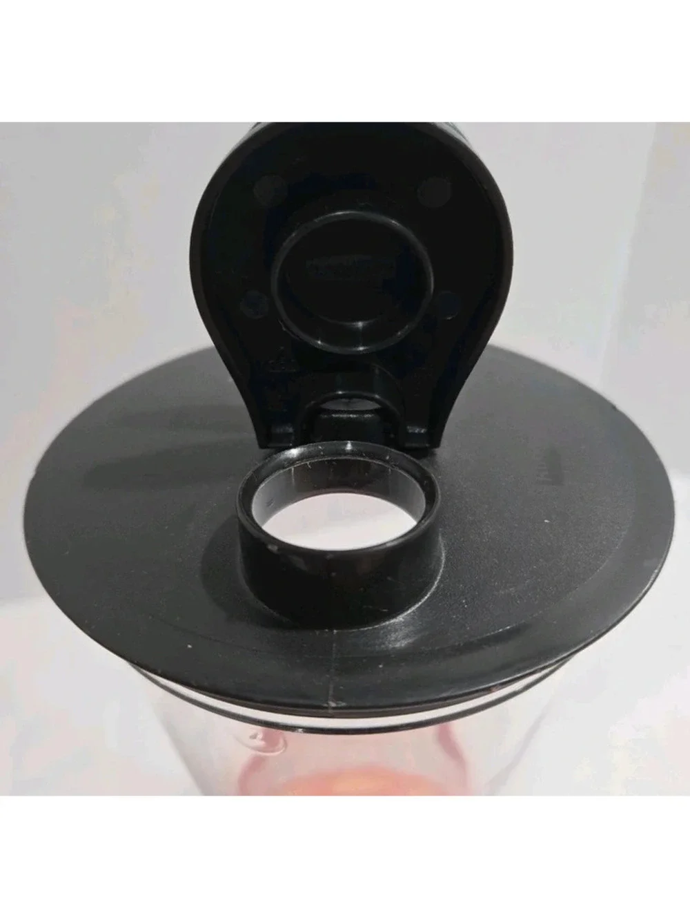 Rubbermaid 2 qt Carafe Leak-Proof Lid BPA Free Shatter Resistant Clear 11.5